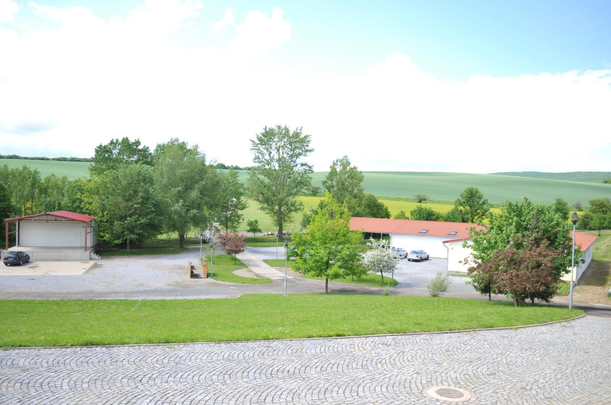 Vinny Sklep Krysa Kostelec  Exterior foto